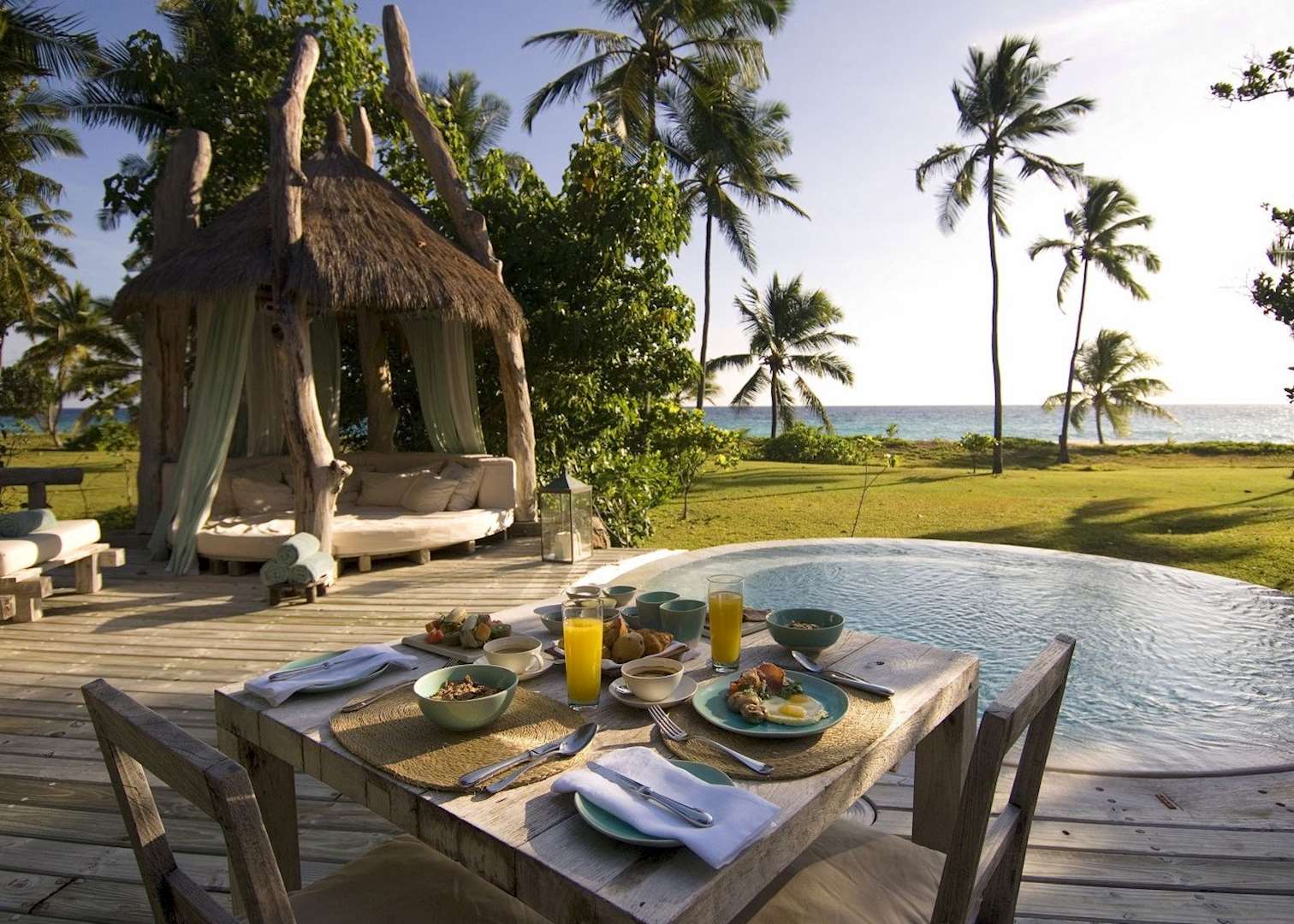 Breakfast in the villa, North Island