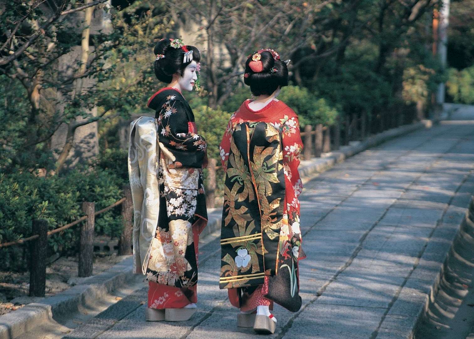 Geisha in Autumn
