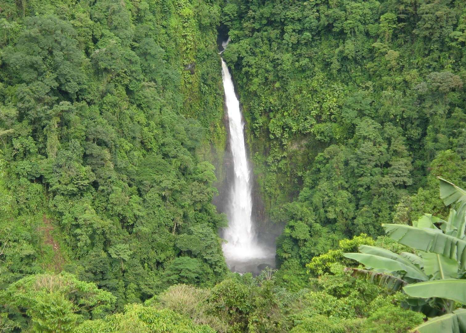 Waterfall en route to Arenal, Costa Rica