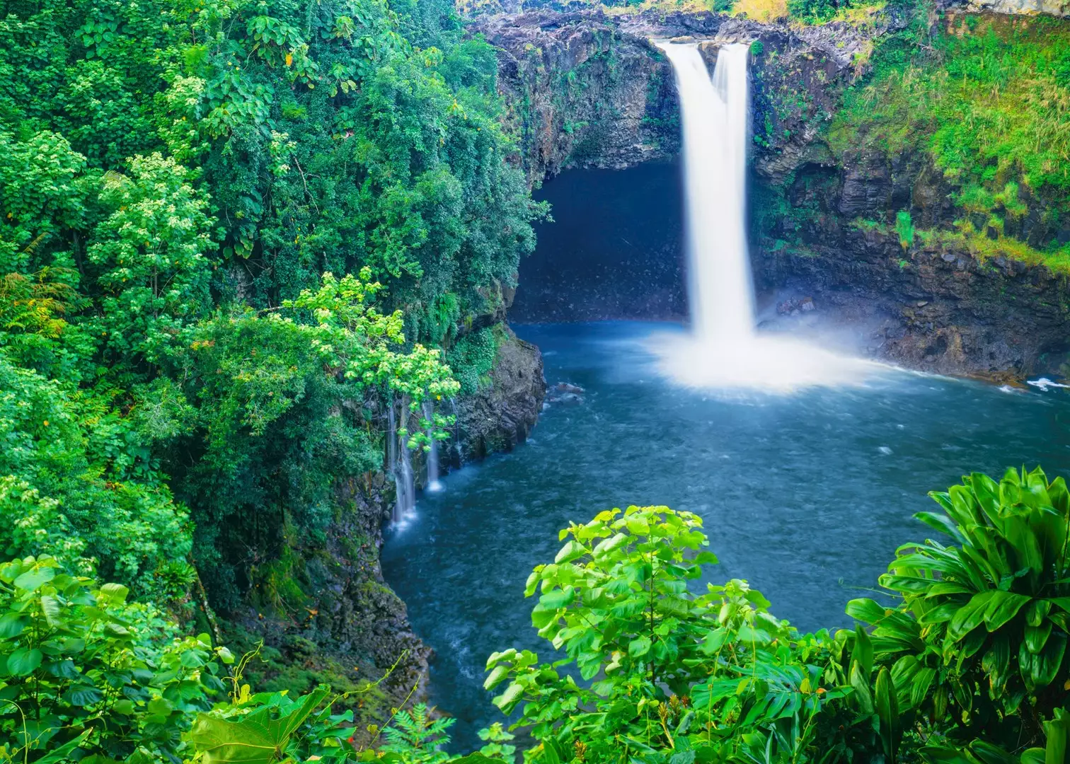 1334449 big island rainbow falls hawaii big island