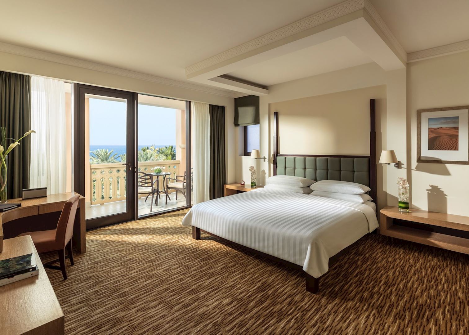 One bedroom suite. Shangri-la Barr al Jissah Resort and Spa Оман. Шангри ла отель Оман номера. Shangri-la Resort – al-Bandar Hotel. Отельв Маскате Shangri la all Bandar.