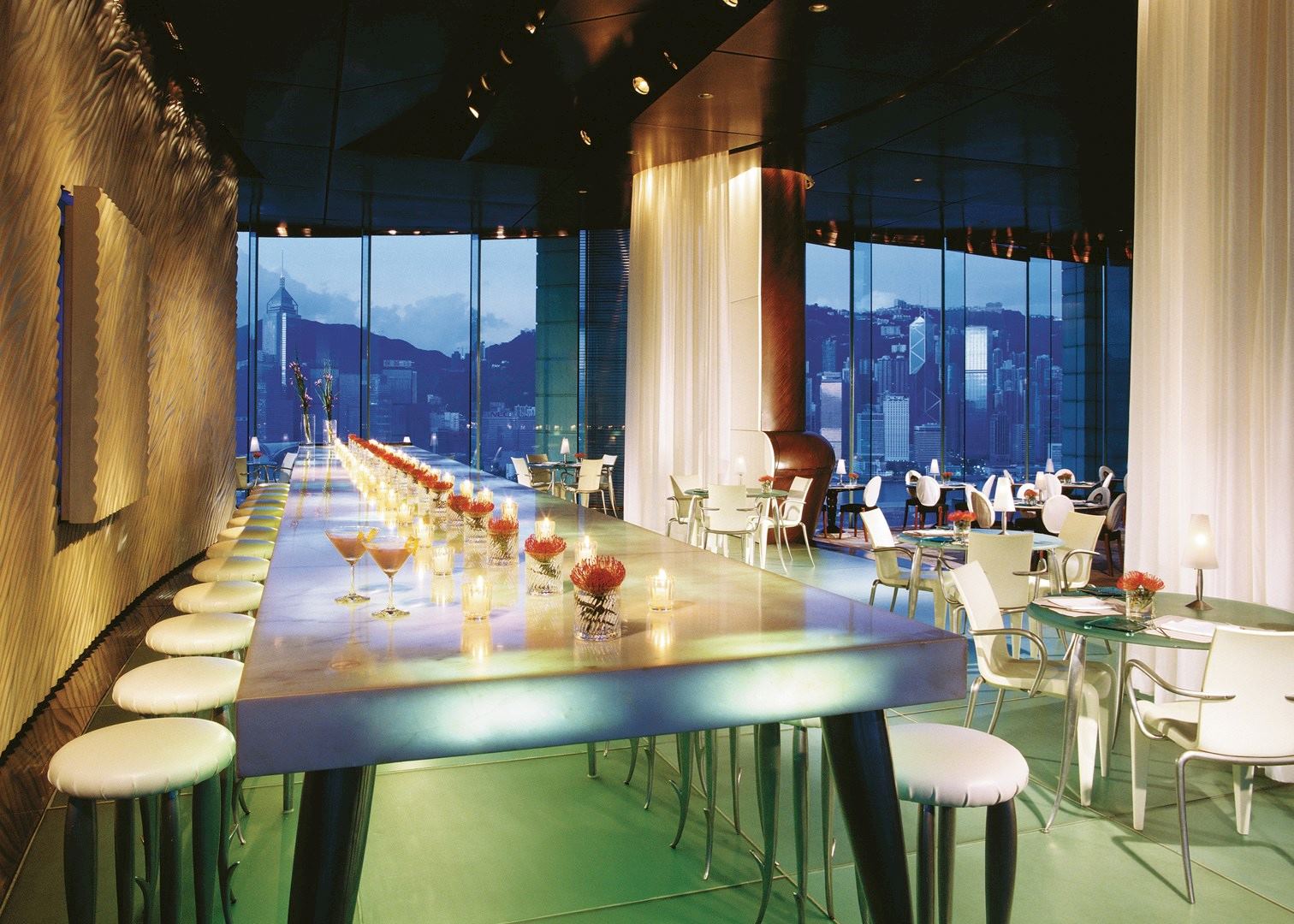 Restaurant bar, The Peninsula, Hong Kong