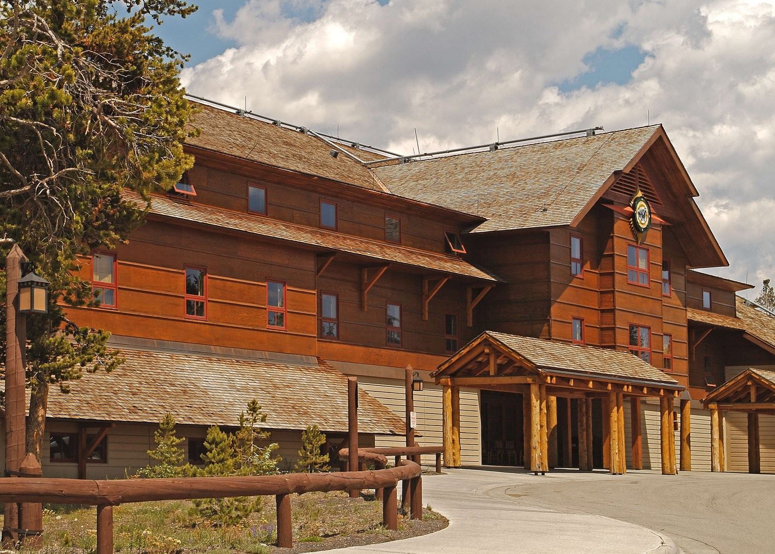 Old Faithful Snow Lodge & Cabins | Audley Travel