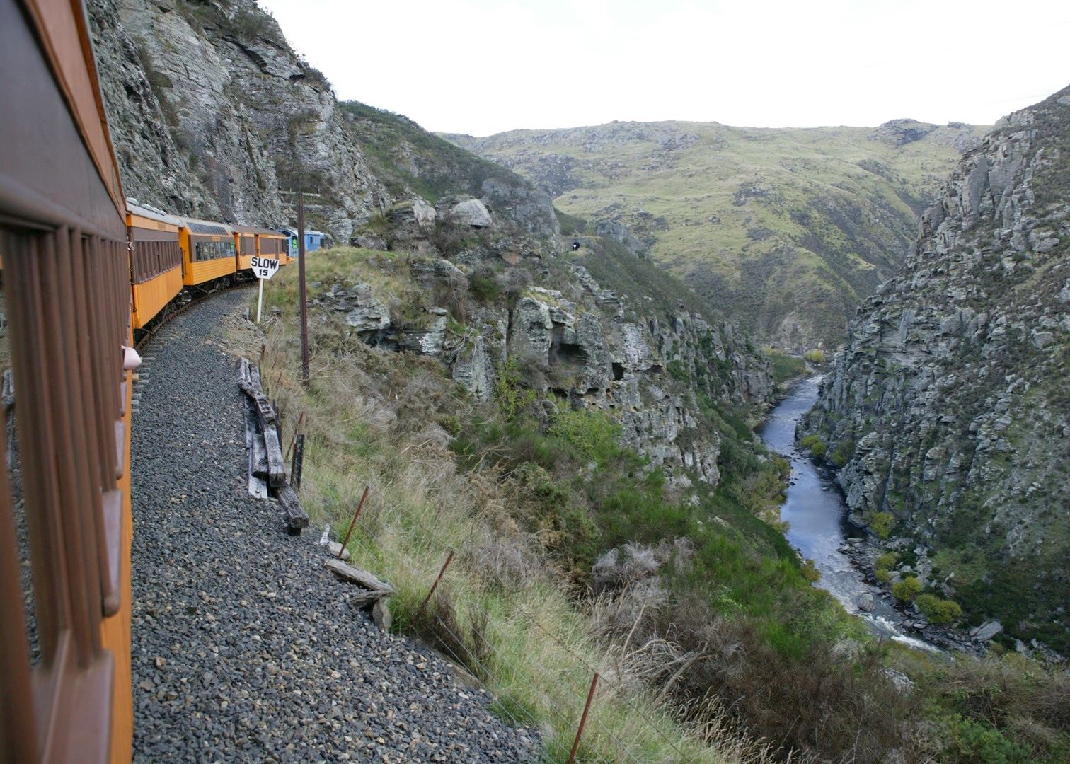 taieri gorge railway trip