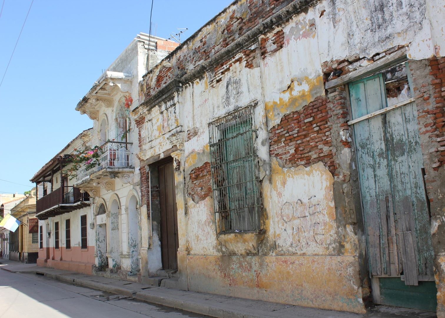 Crumbling buildings of Santa Marta