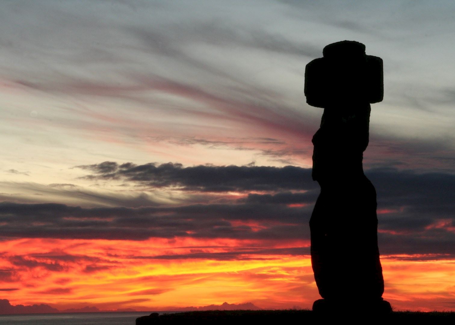 Ahu Tahai at sunset