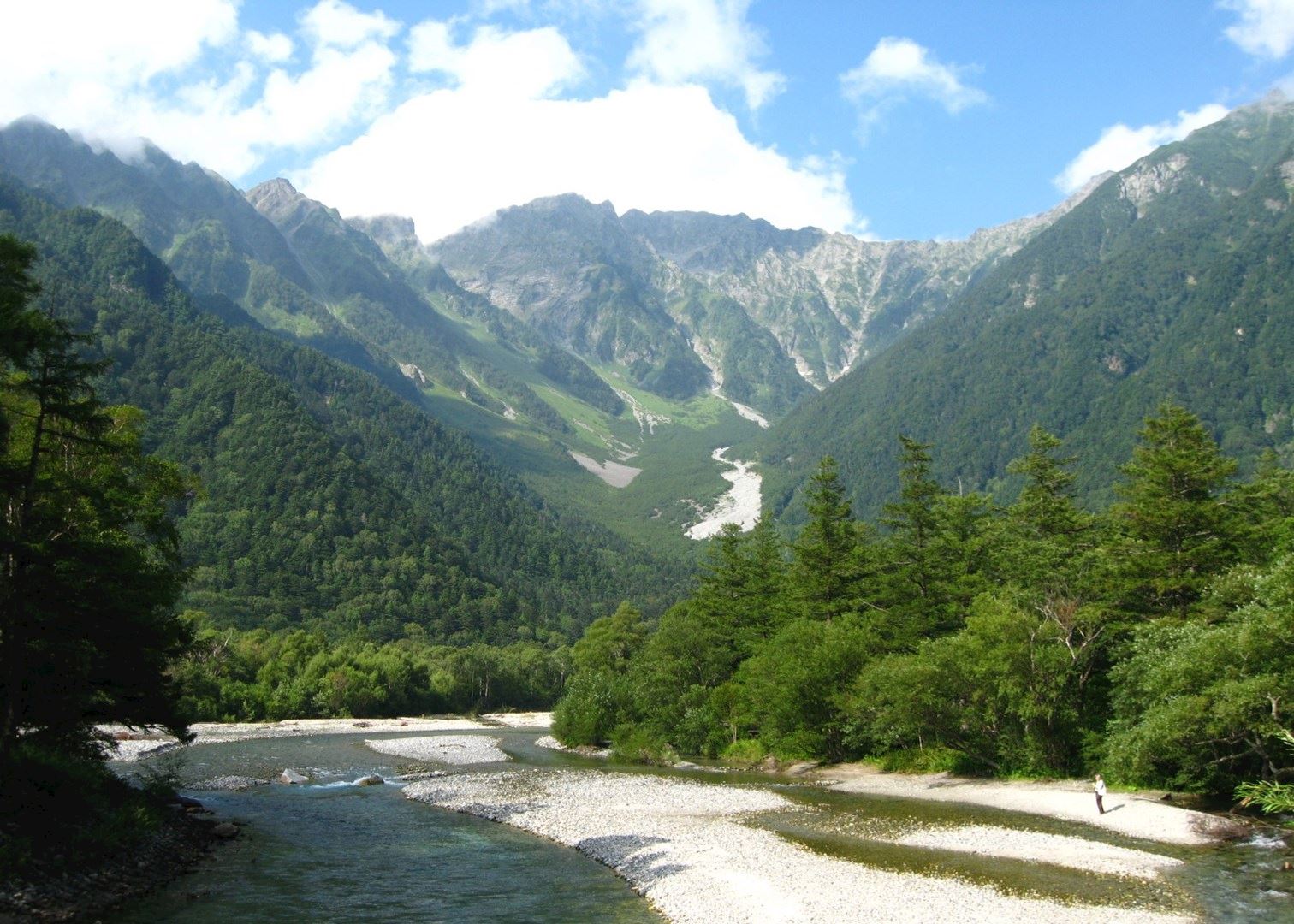 Hiking in the Northern Alps, Japan | Audley Travel