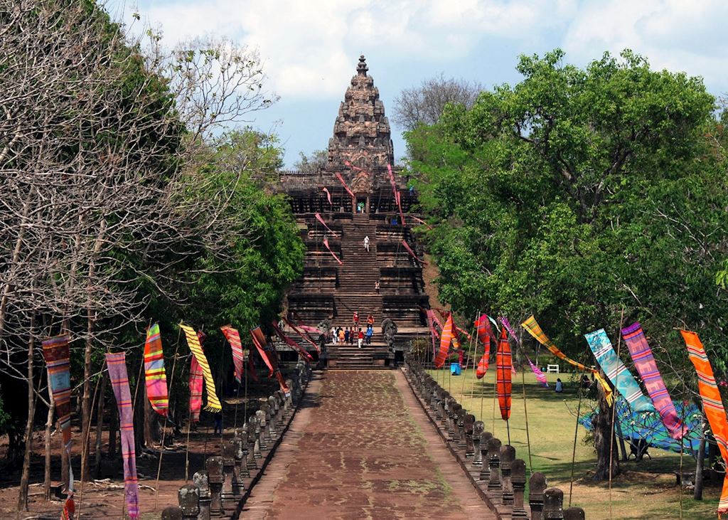 Entering through the east gate of Phanom Rung
