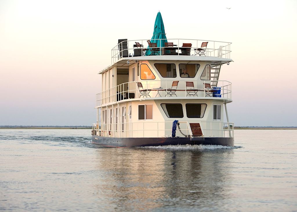 Pangolin Voyager Houseboat , Impalila Island