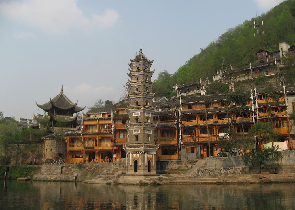 Wan Ming Tower, Fenghuang