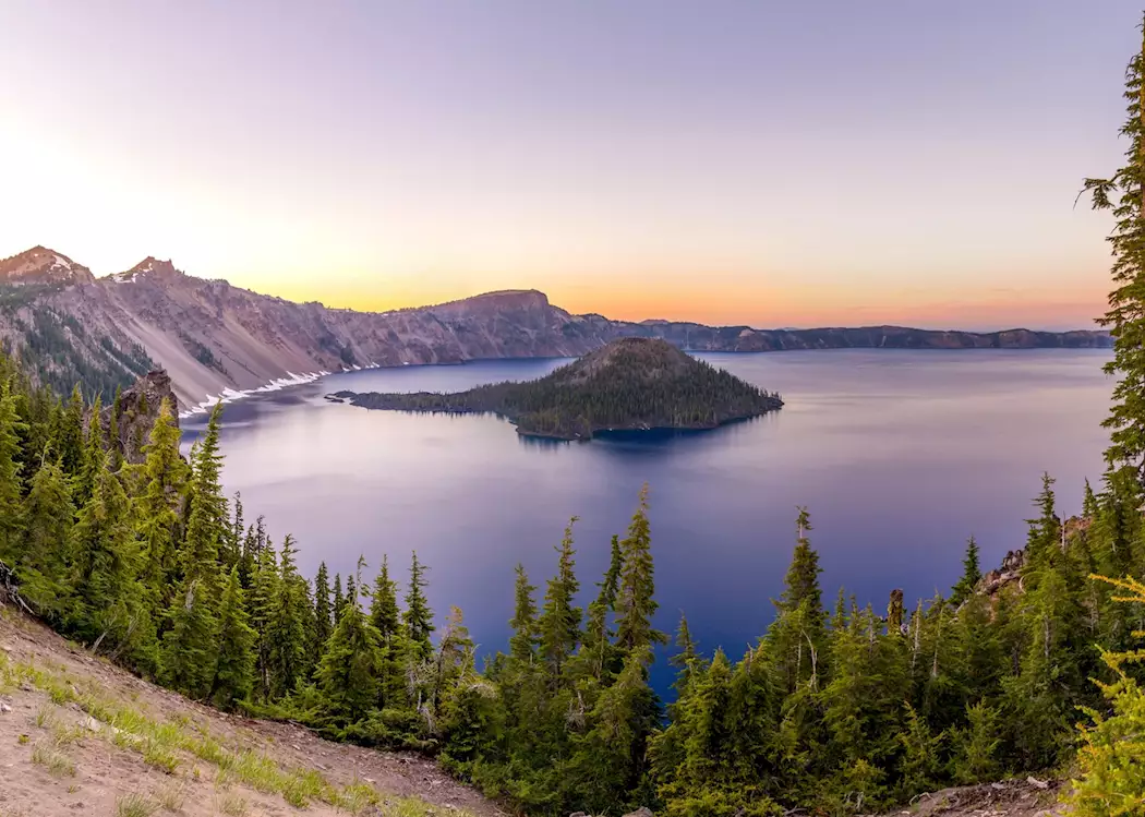 Sunset above Crater Lake 