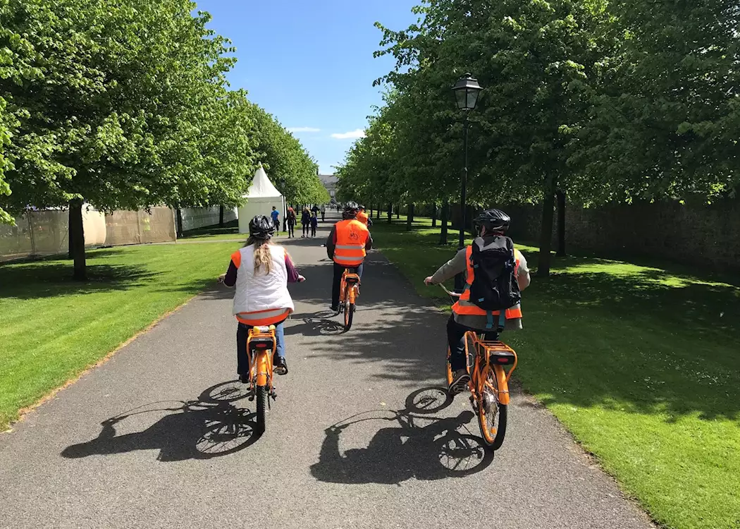 Lazy bike tour through Hospital Kilmainham grounds
