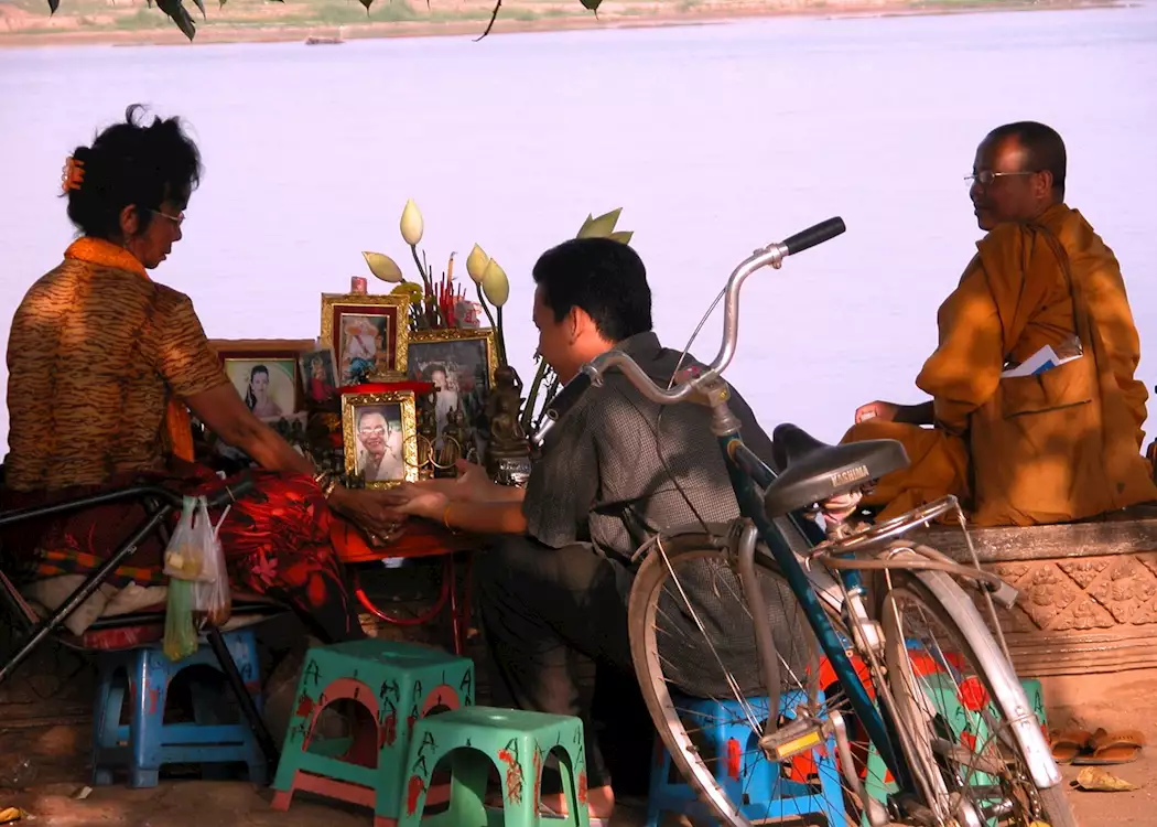 Waterfront fortune teller, Phnom Penh