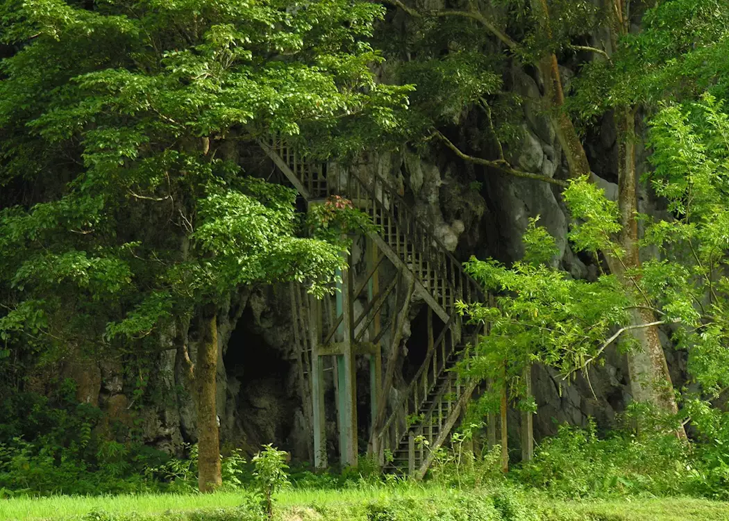 Entrance to Nong Khiaw caves
