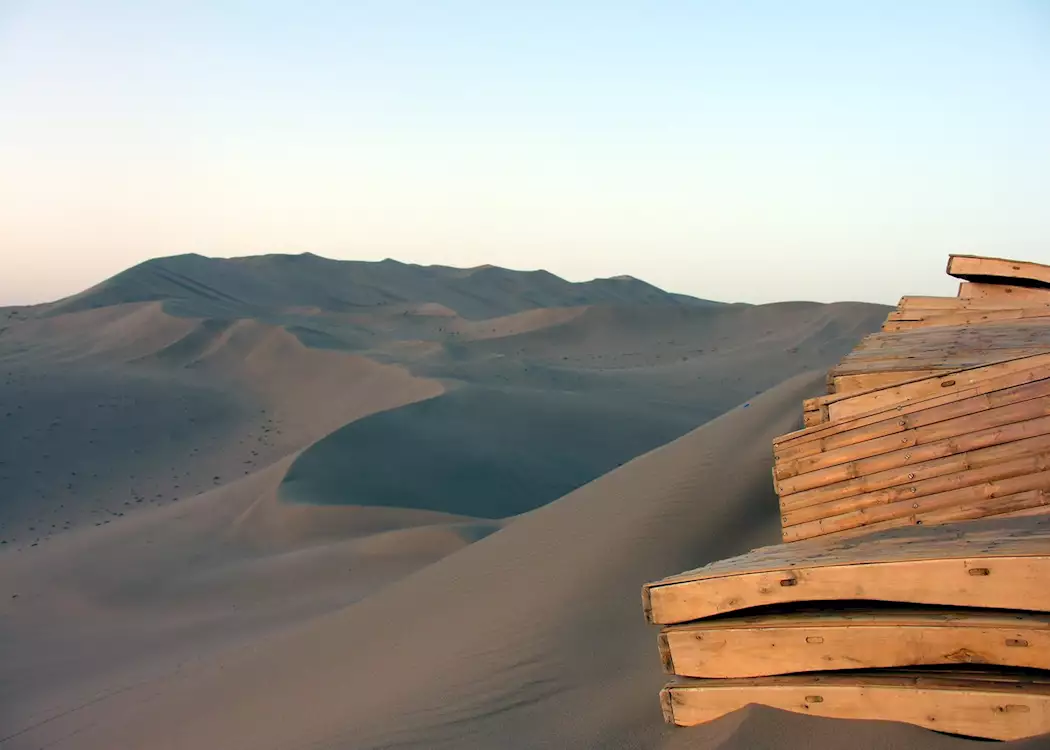 Mingsha singing sand dunes, Dunhuang