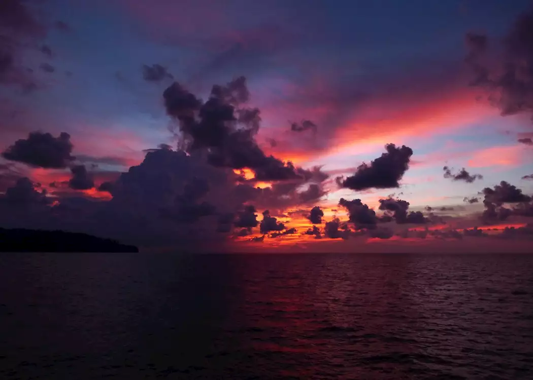 Sunset cruise from Gaya Island Resort