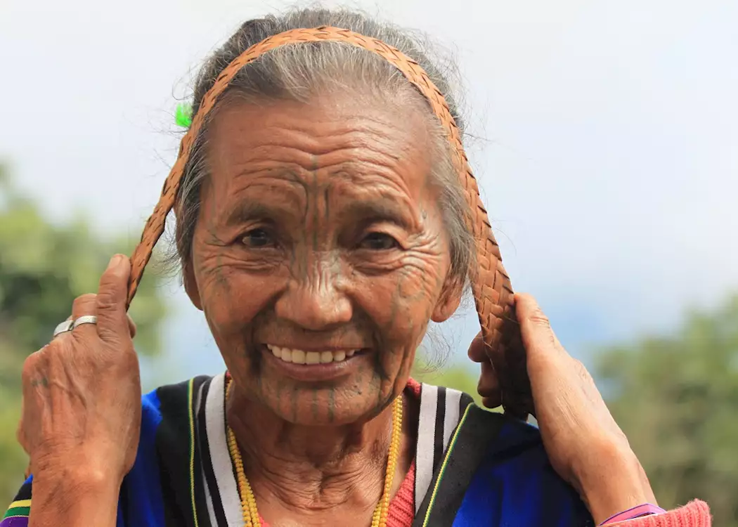 Local lady, Mindat