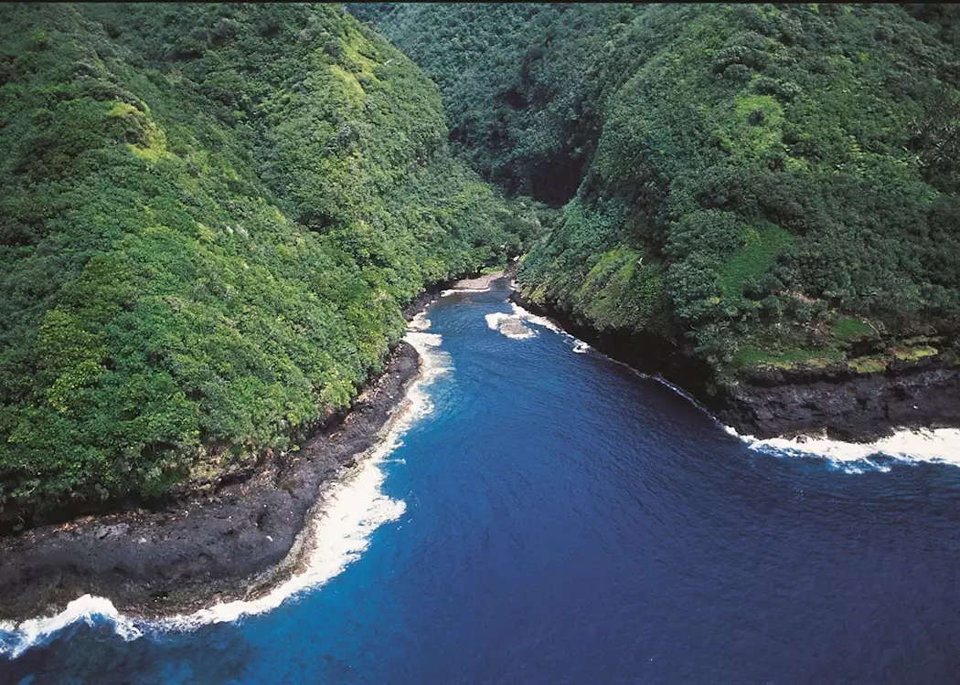 Te Pari peninsula, Tahiti