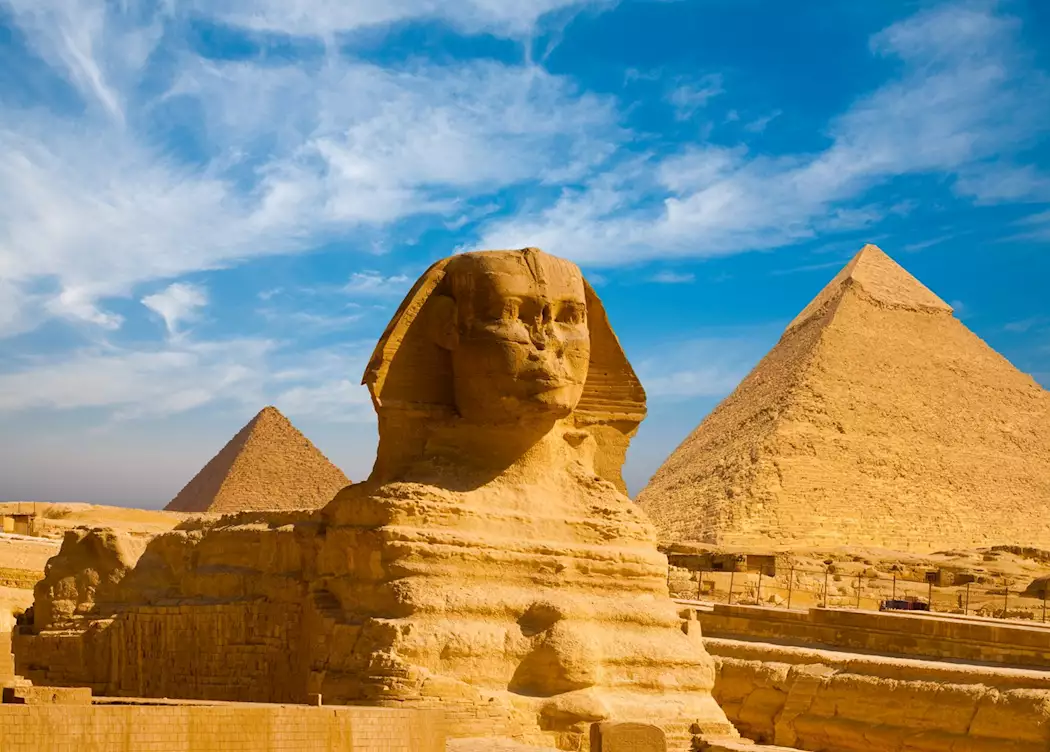  Great Sphinx and pyramids, Giza, Egypt