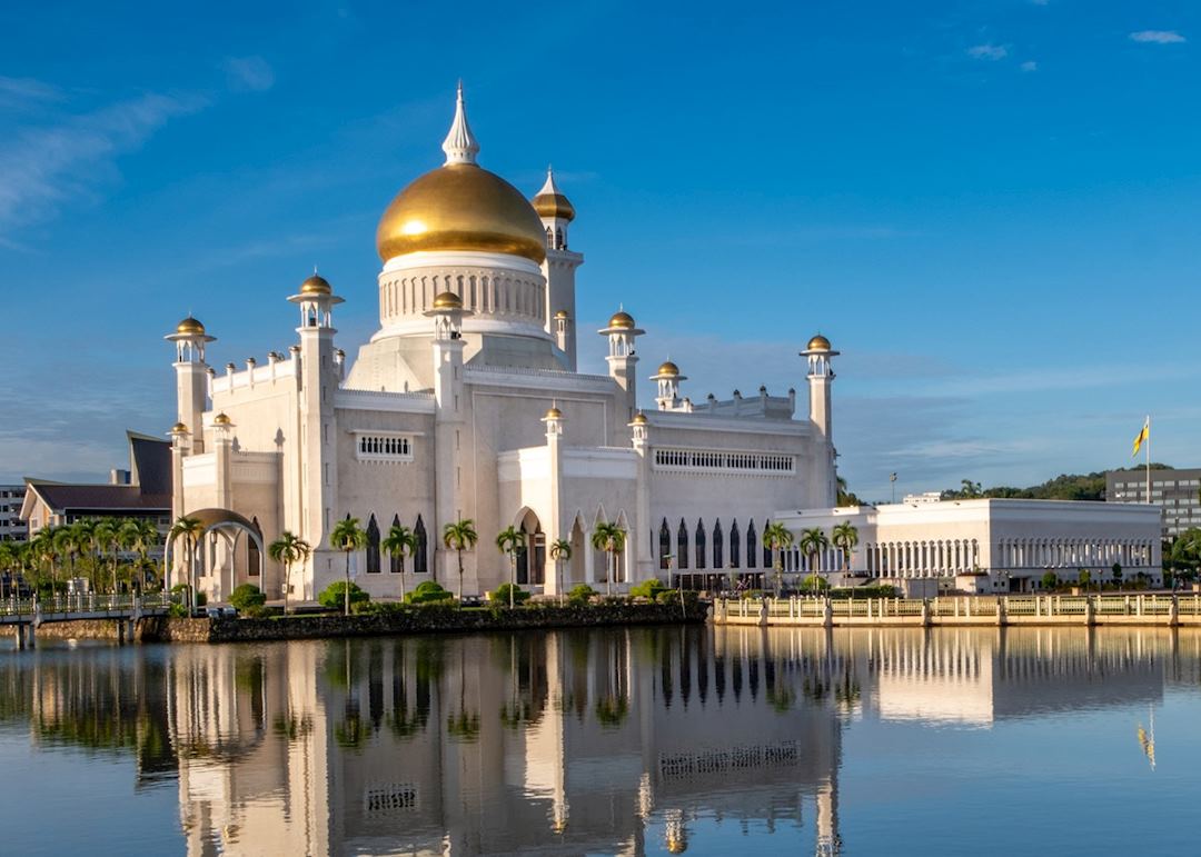 Omar Ali Saifuddien Mosque, Brunei