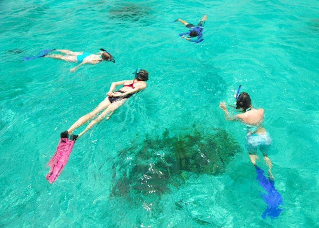 Snorkelling on the Atolls of Belize
