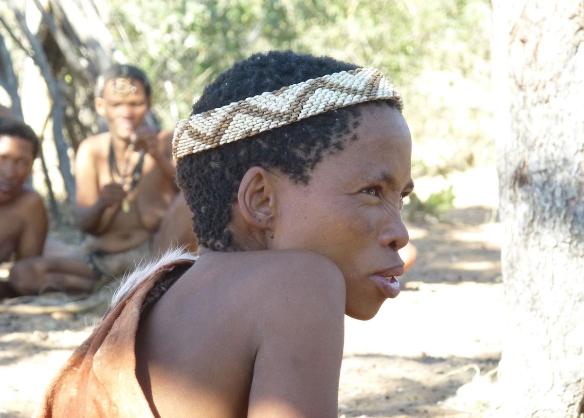 San bushmen lady, excursion from Fiume Lodge San bushmen lady, excursion from Fiume Lodge