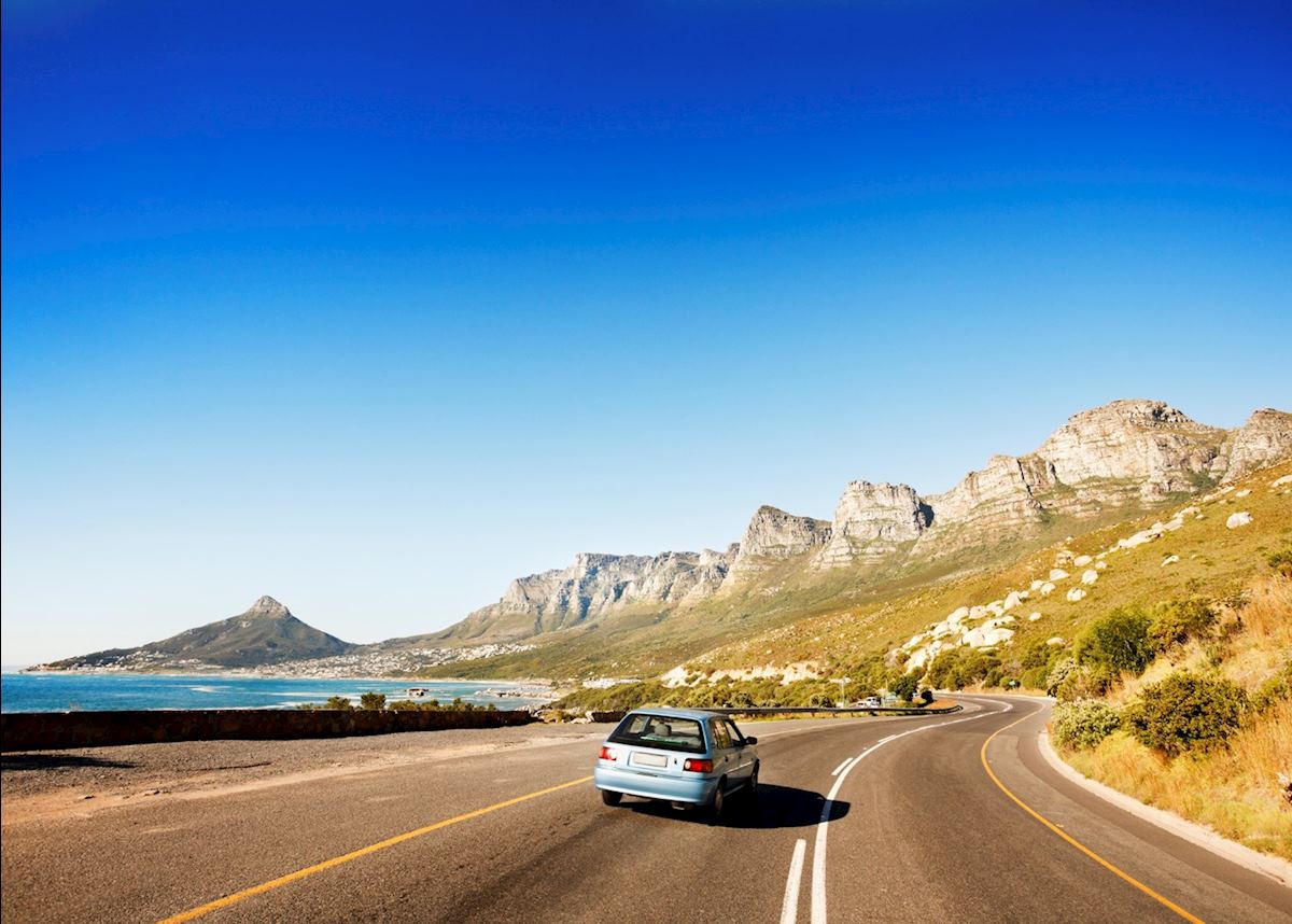 Road heading towards Cape Town, passing the Twelve Apostles