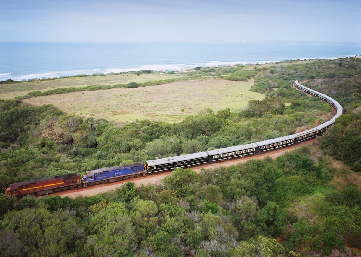 Rovos Rail passing Mossel Bay Rovos Rail passing Mossel Bay