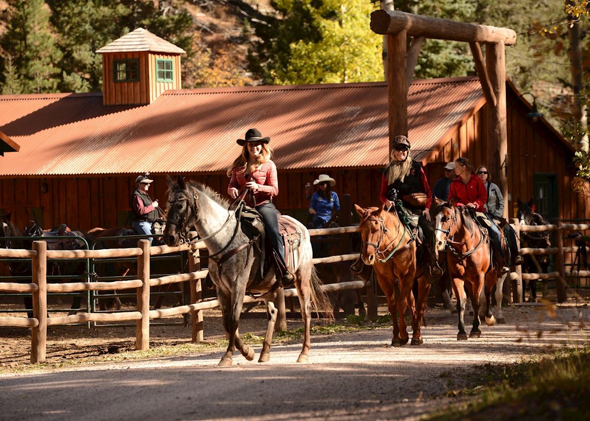 Emerald Valley Ranch - Horseback Riding Emerald Valley Ranch - Horseback Riding