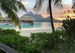 Overwater bungalows, Four Seasons Resort Bora Bora 