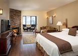 Deluxe room at Meadowbrook Inn