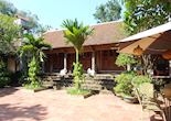 Frangipani Ancient House, Moon Garden Homestay