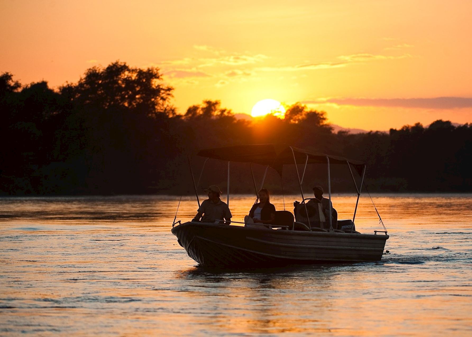 zambezi river cruise zambia