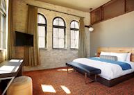 Brewhouse Inn & Suites, Milwaukee
