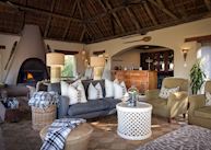 Simbambili Game Lodge, lounge area