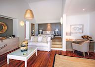 Beach suite, Alphonse Island