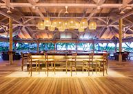 Le Lys Bar, Alphonse Island