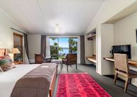 Koura Lodge lake front room