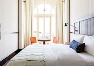 Guest room, American Trade Hotel