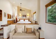 Deluxe room, Si Como No