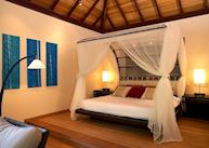 Hilton Labriz, Silhouette Island