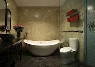 Bathroom, Cote Cour