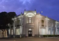 Hotel B, Lima