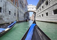 Palace canal and Bridge of Sighs, Venice Palace canal and Bridge of Sighs, Venice