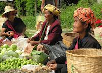 Sellers at market, Kalaw Sellers at market, Kalaw