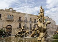 Piazza Archimede, Syracuse Piazza Archimede, Syracuse