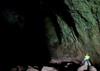 Exploring Hang En cave at Phong Nha-Ke Bang National Park,Vietnam Exploring Hang En cave at Phong Nha-Ke Bang National Park,Vietnam