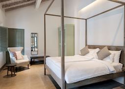 Bazaar Bedroom, Fort Bazaar, Galle