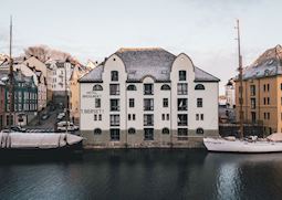 View of Hotel Brosundet from across the canal