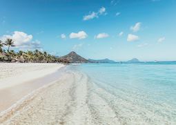 Flic en Flac beach, La Pirogue